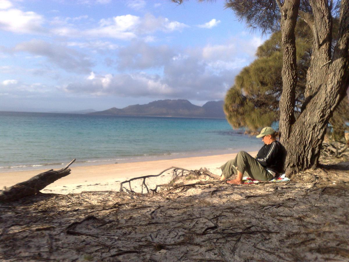 Malting Lagoon Guest House Coles Bay Bagian luar foto