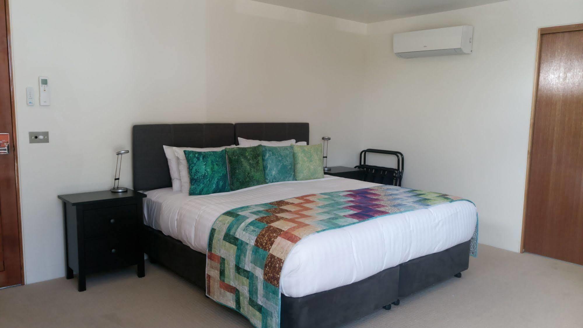 Malting Lagoon Guest House Coles Bay Bagian luar foto